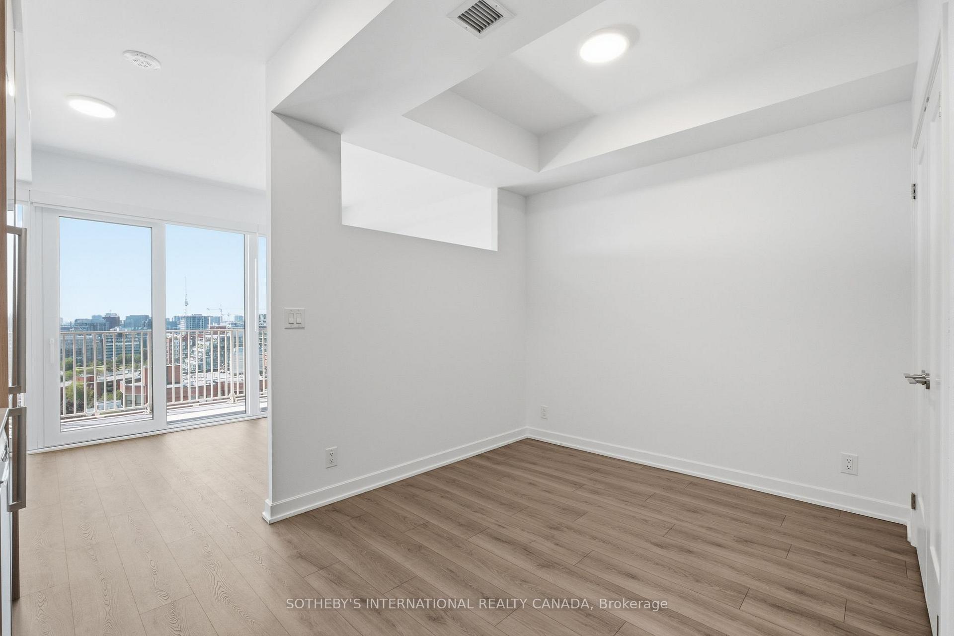 Photo 6 of Unit 612, 88 Bathurst Street, Toronto, Niagara — HOMEH