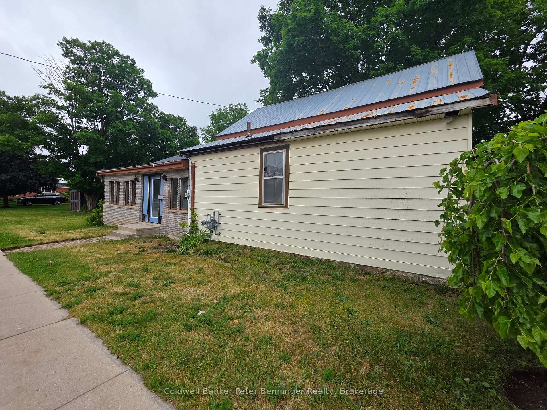 Photo 3 of 21 Peter Street, Brockton — HOMEH