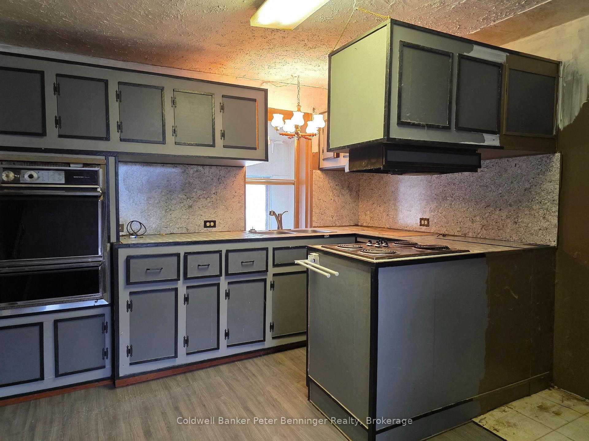 Photo 8 of 21 Peter Street, Brockton — HOMEH