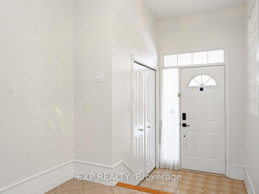 Photo 4 of 768 Rolling River Crescent, Ottawa, Riverside South/Gloucester Glen — HOMEH