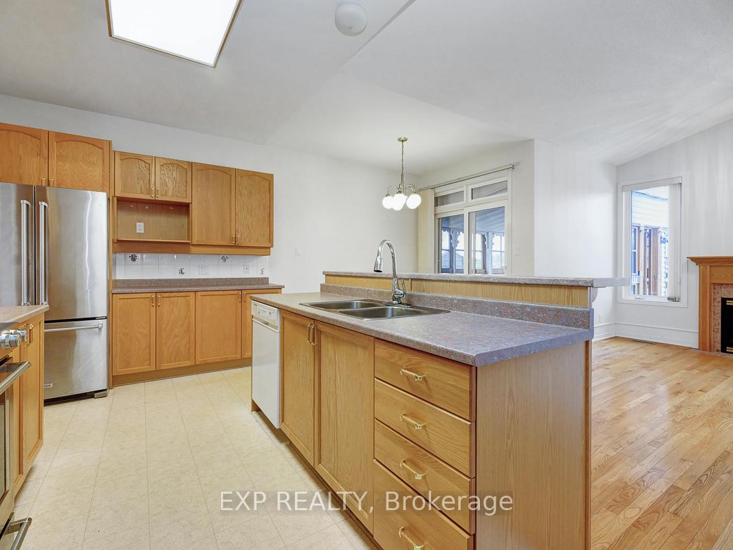 Photo 12 of 768 Rolling River Crescent, Ottawa, Riverside South/Gloucester Glen — HOMEH