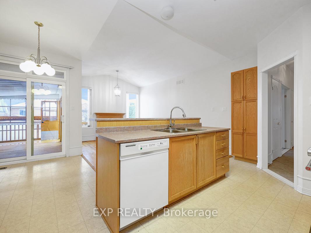 Photo 18 of 768 Rolling River Crescent, Ottawa, Riverside South/Gloucester Glen — HOMEH