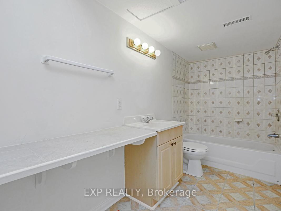 Photo 36 of 768 Rolling River Crescent, Ottawa, Riverside South/Gloucester Glen — HOMEH