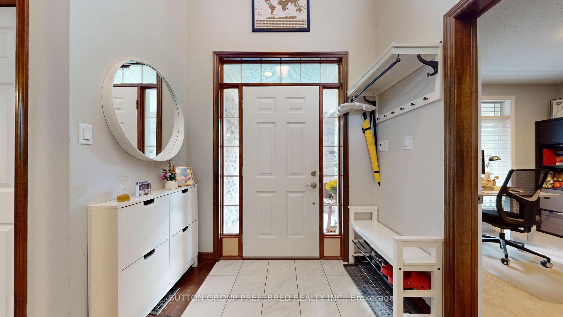 Photo 6 of 105 Richmeadow Crescent, London, North M — HOMEH