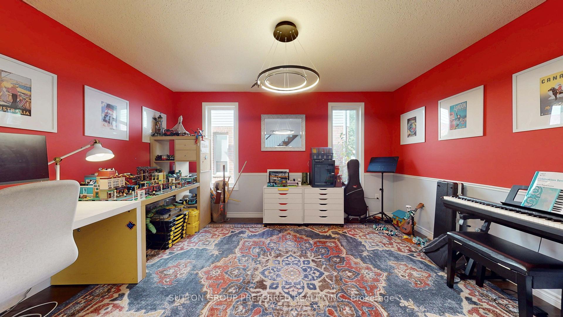 Photo 10 of 105 Richmeadow Crescent, London, North M — HOMEH