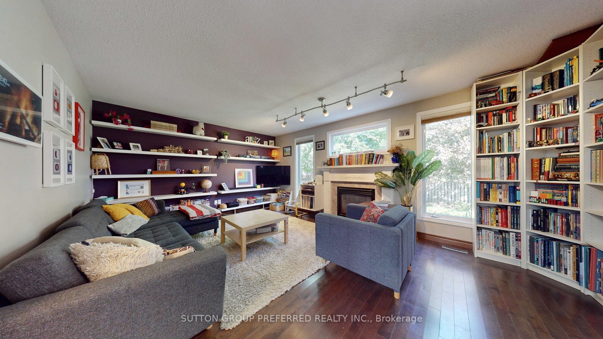Photo 12 of 105 Richmeadow Crescent, London, North M — HOMEH