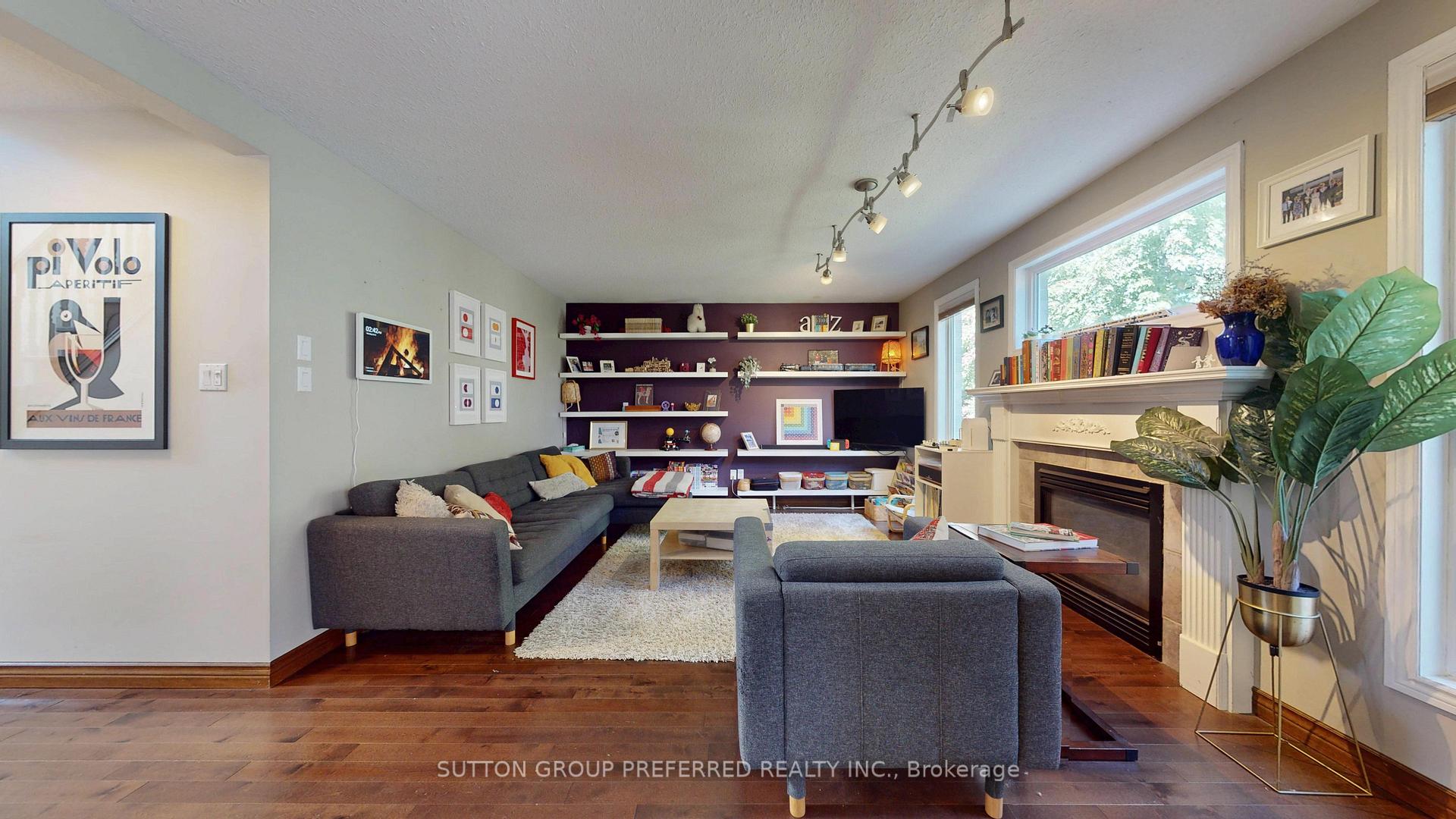 Photo 13 of 105 Richmeadow Crescent, London, North M — HOMEH
