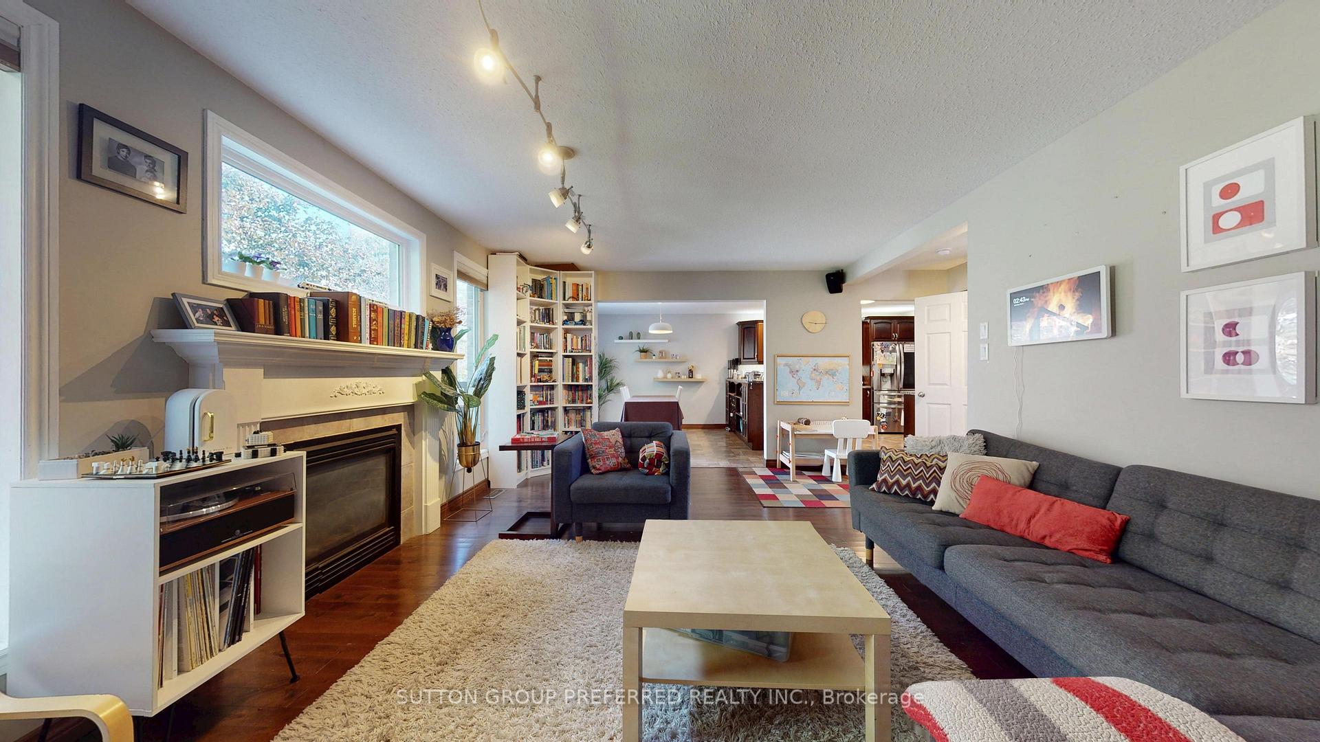 Photo 14 of 105 Richmeadow Crescent, London, North M — HOMEH