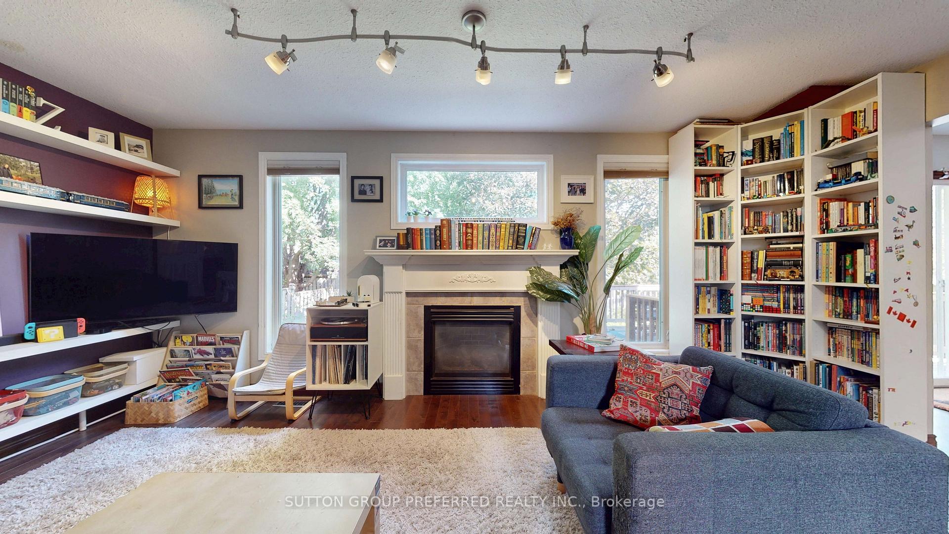 Photo 15 of 105 Richmeadow Crescent, London, North M — HOMEH