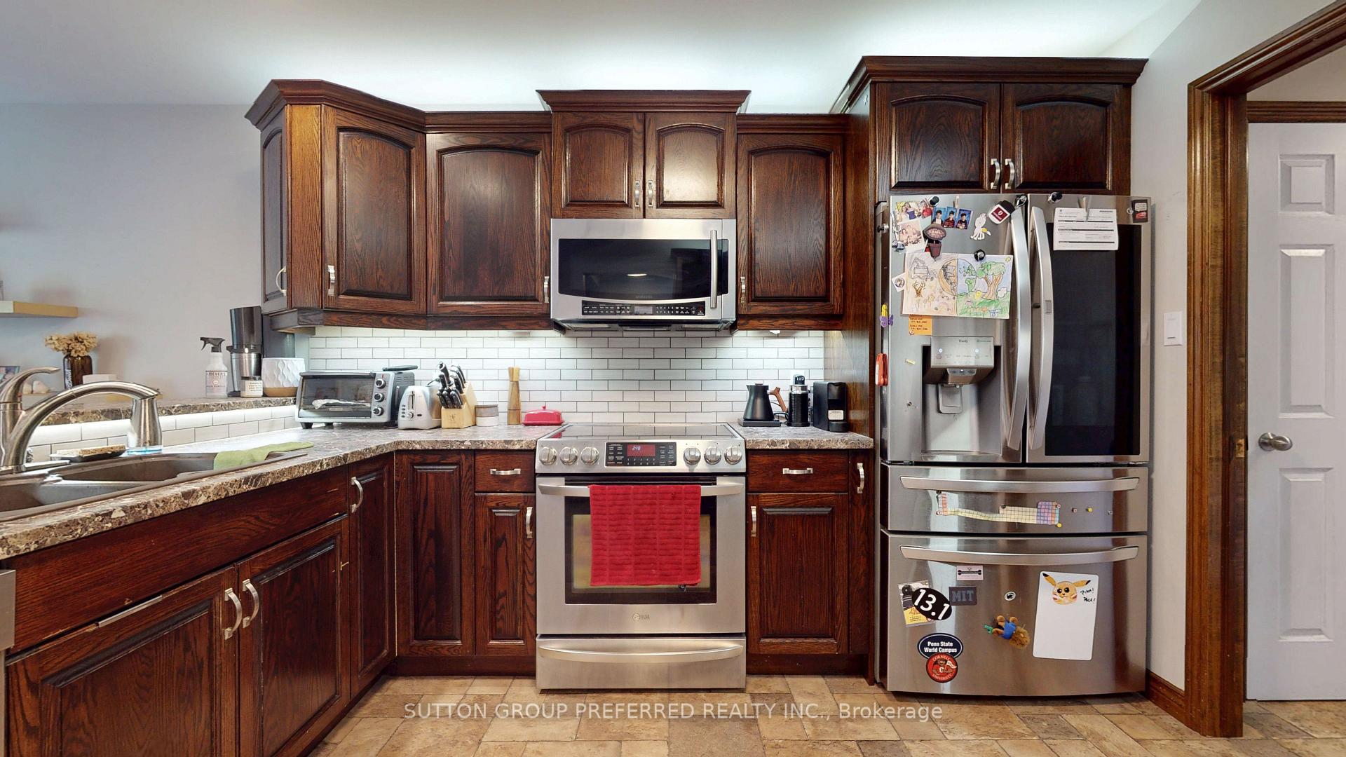 Photo 20 of 105 Richmeadow Crescent, London, North M — HOMEH