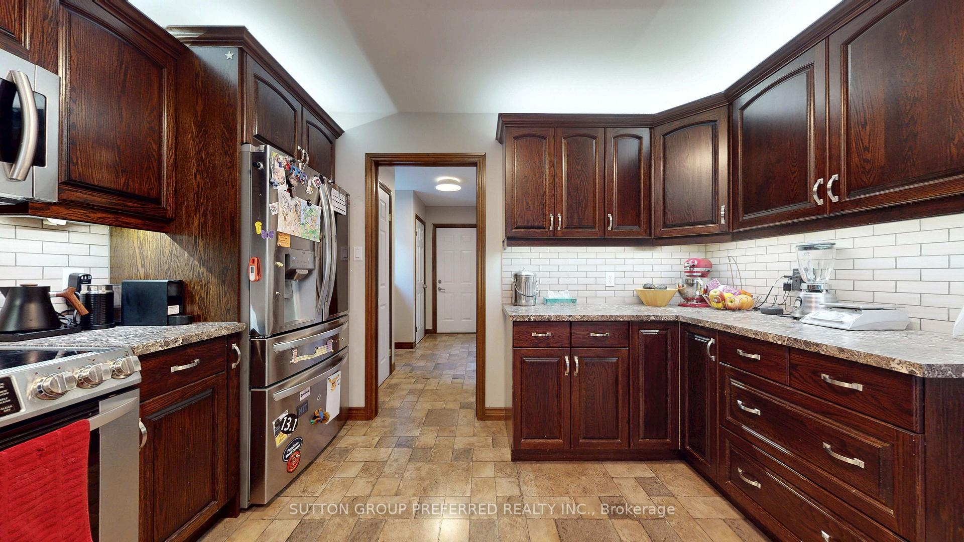Photo 23 of 105 Richmeadow Crescent, London, North M — HOMEH