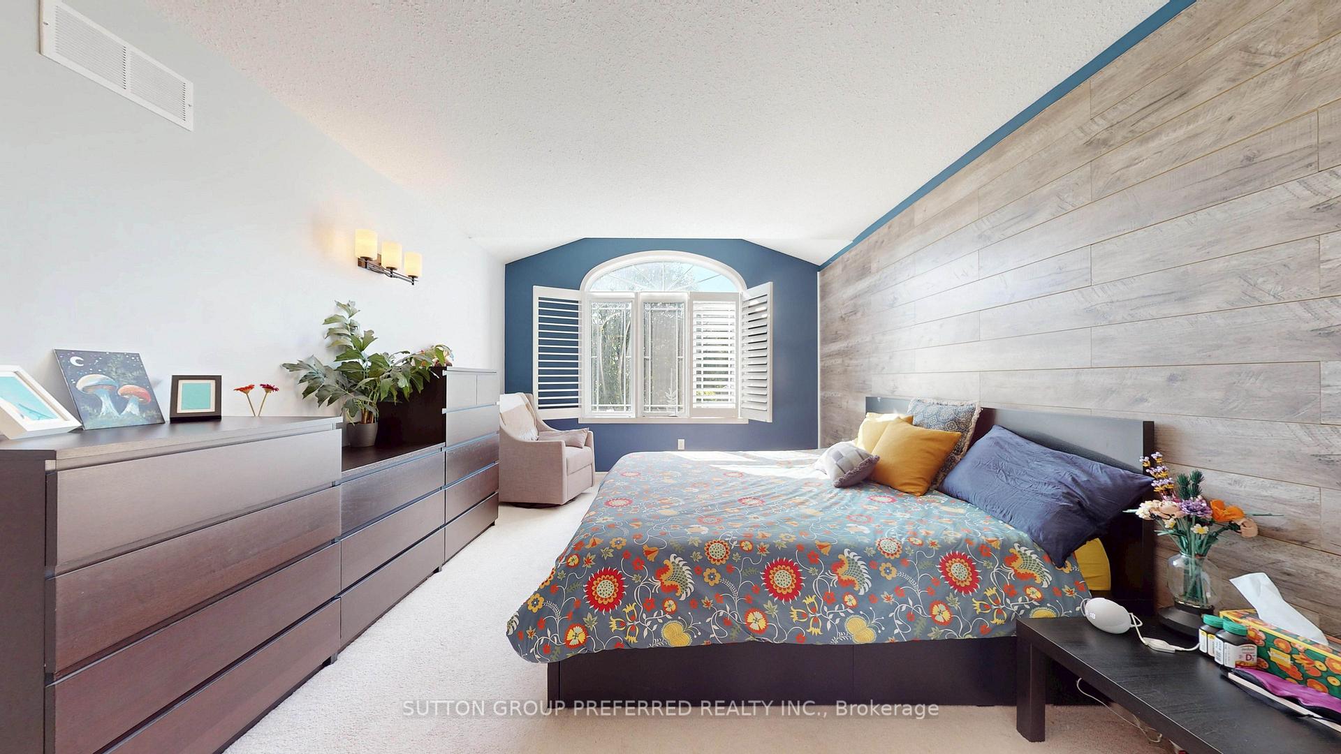 Photo 28 of 105 Richmeadow Crescent, London, North M — HOMEH