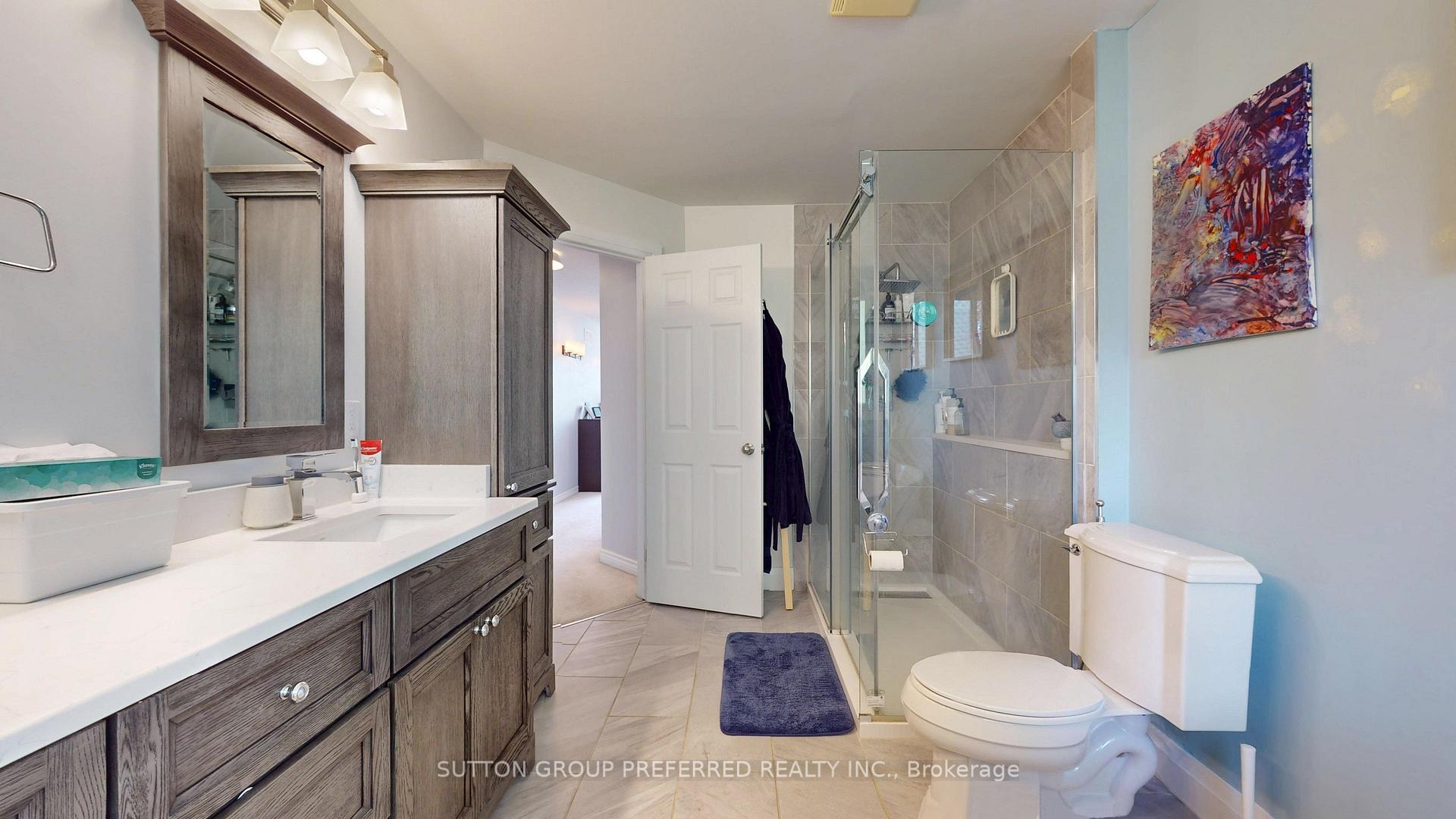 Photo 32 of 105 Richmeadow Crescent, London, North M — HOMEH