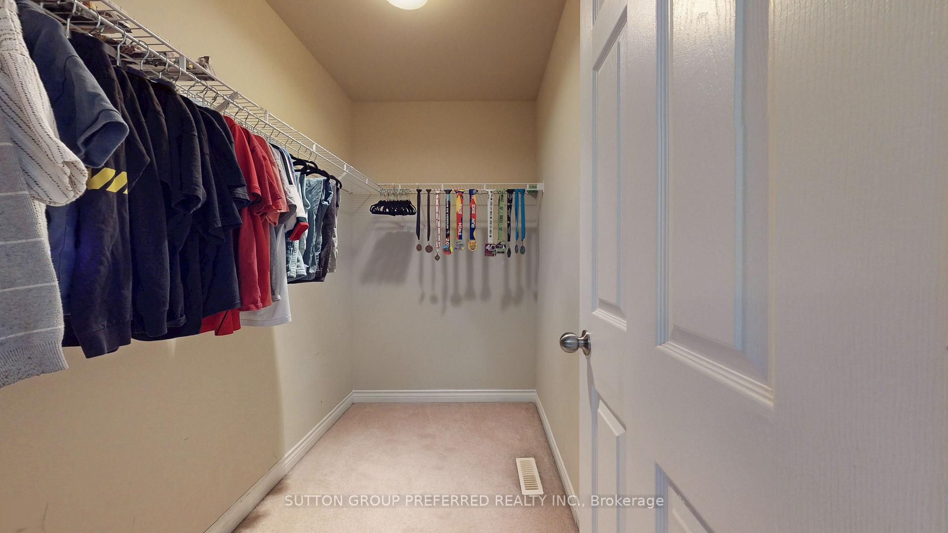 Photo 36 of 105 Richmeadow Crescent, London, North M — HOMEH