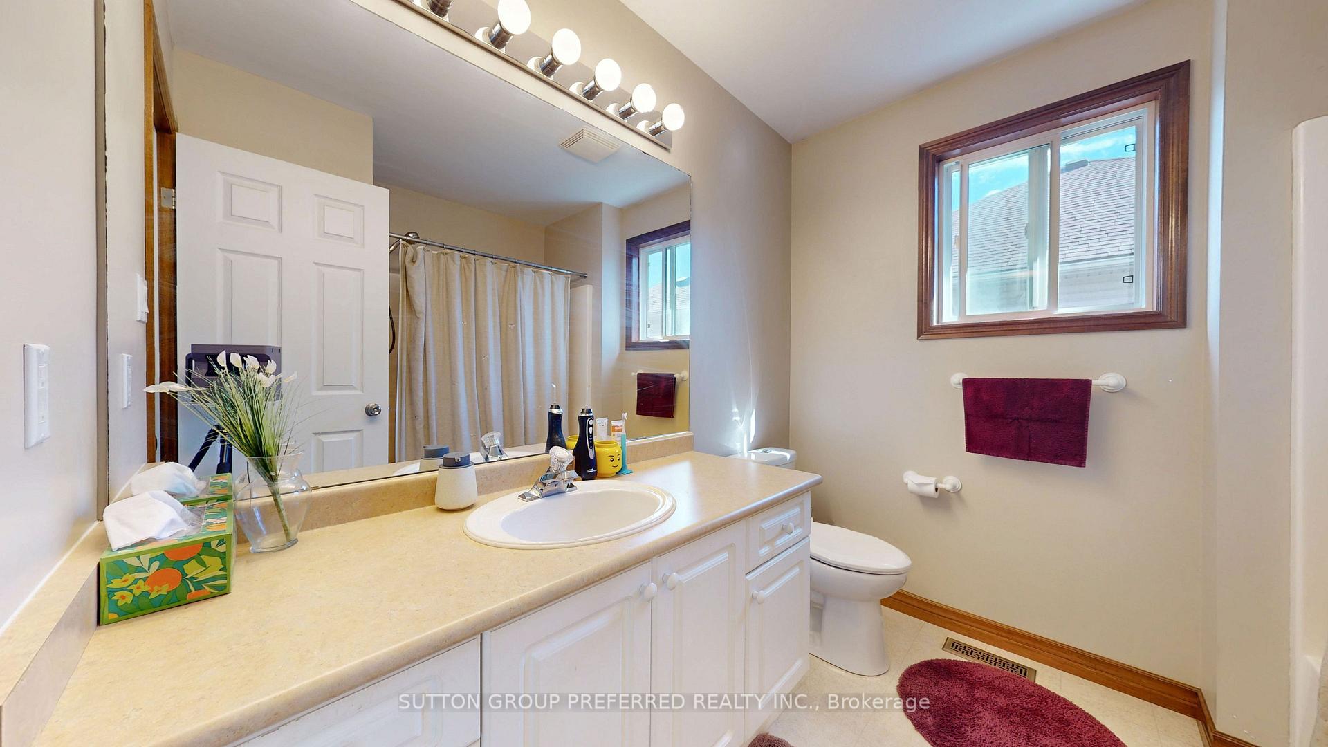 Photo 39 of 105 Richmeadow Crescent, London, North M — HOMEH