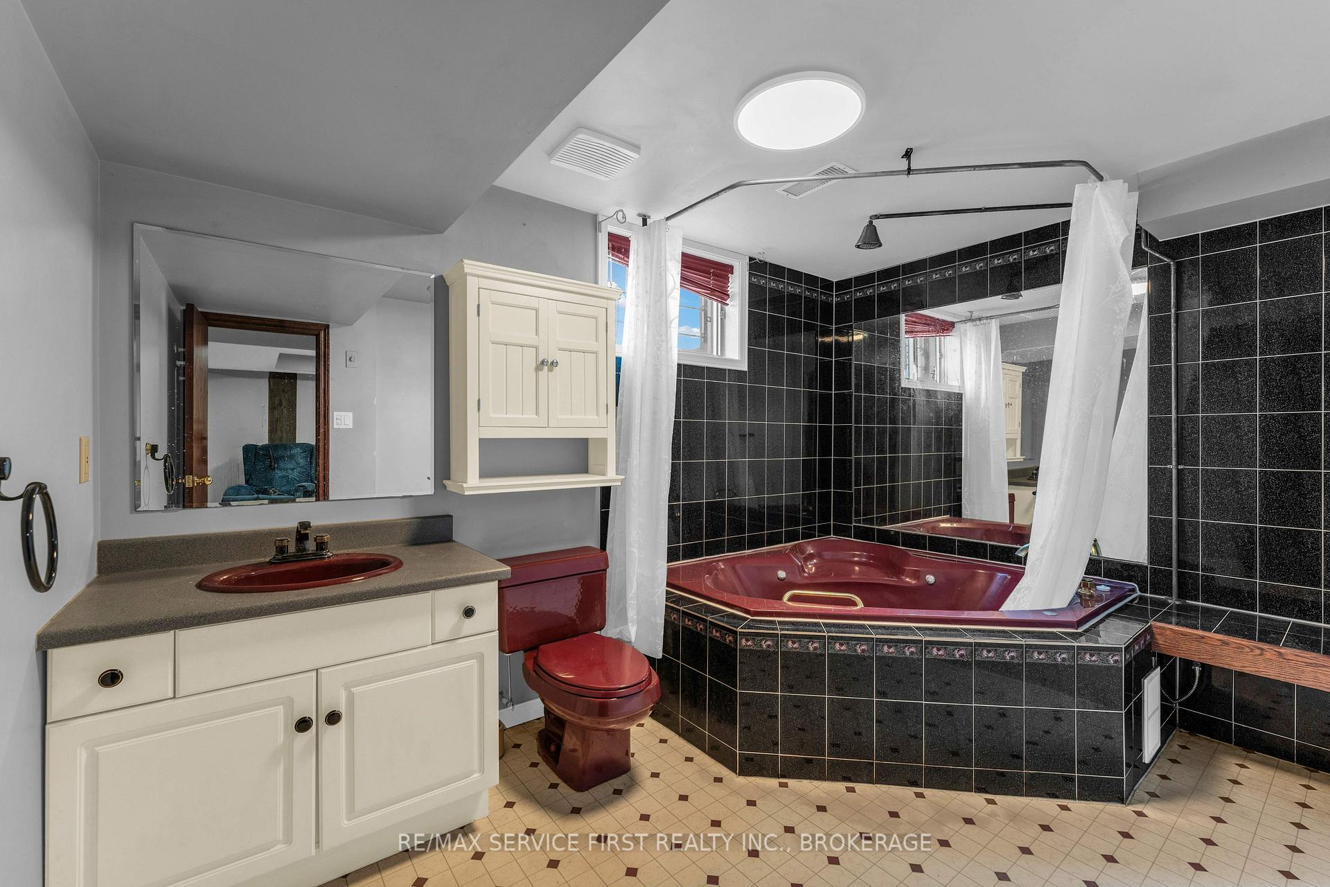 Photo 25 of 363 Waterloo Drive, Kingston, East Gardiners Rd — HOMEH