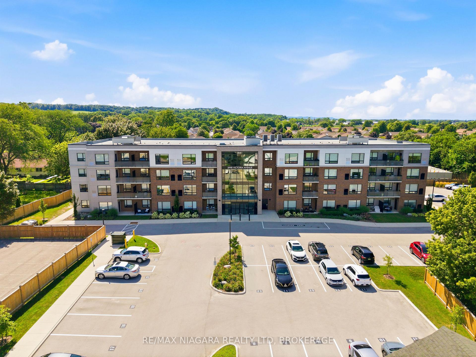 Photo of Unit 405, 3998 Victoria Avenue