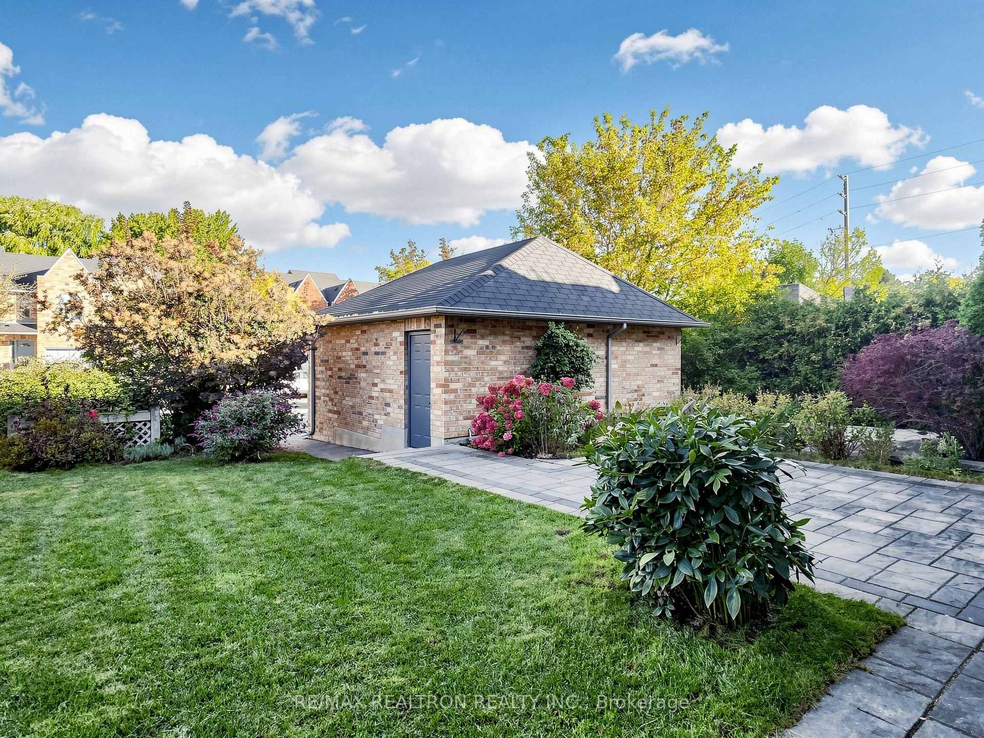 Photo 3 of 81 Lichfield Road, Markham, Unionville — HOMEH