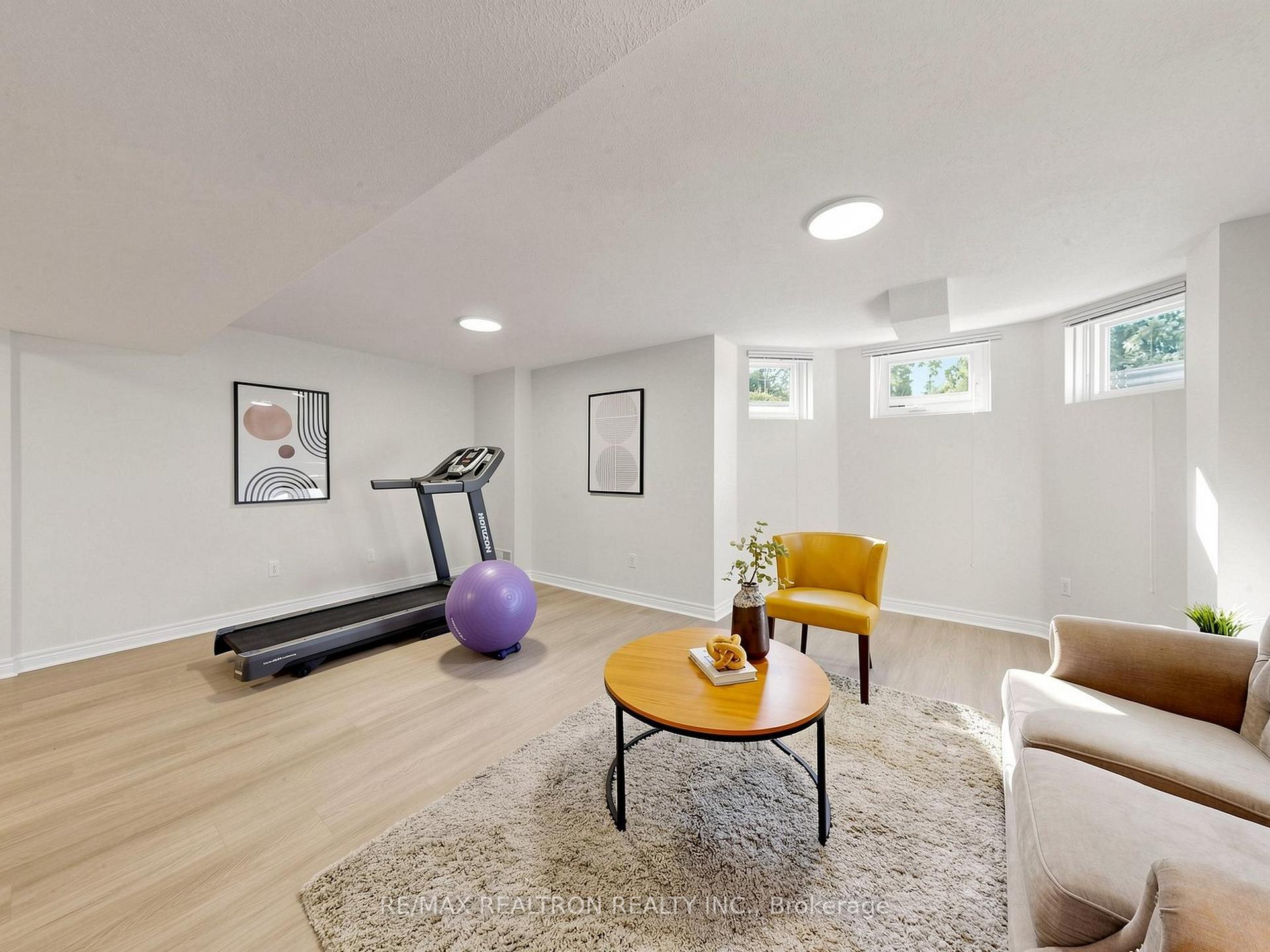 Photo 6 of 81 Lichfield Road, Markham, Unionville — HOMEH