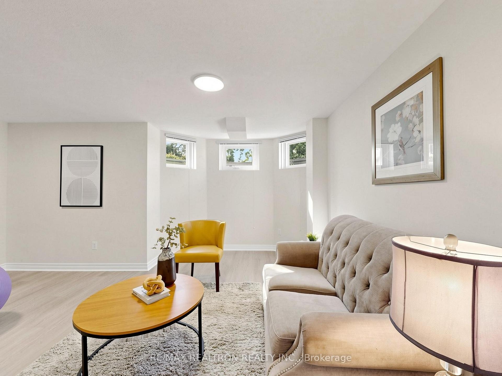 Photo 7 of 81 Lichfield Road, Markham, Unionville — HOMEH