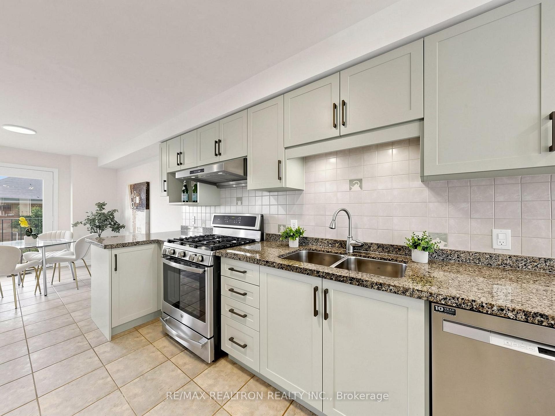 Photo 17 of 81 Lichfield Road, Markham, Unionville — HOMEH