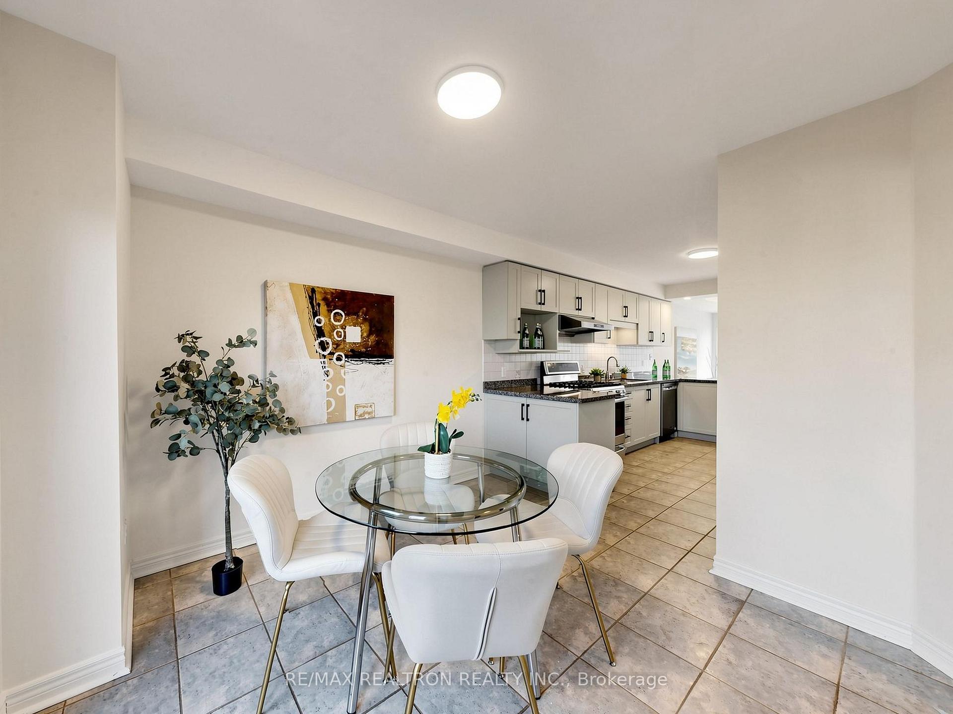 Photo 23 of 81 Lichfield Road, Markham, Unionville — HOMEH