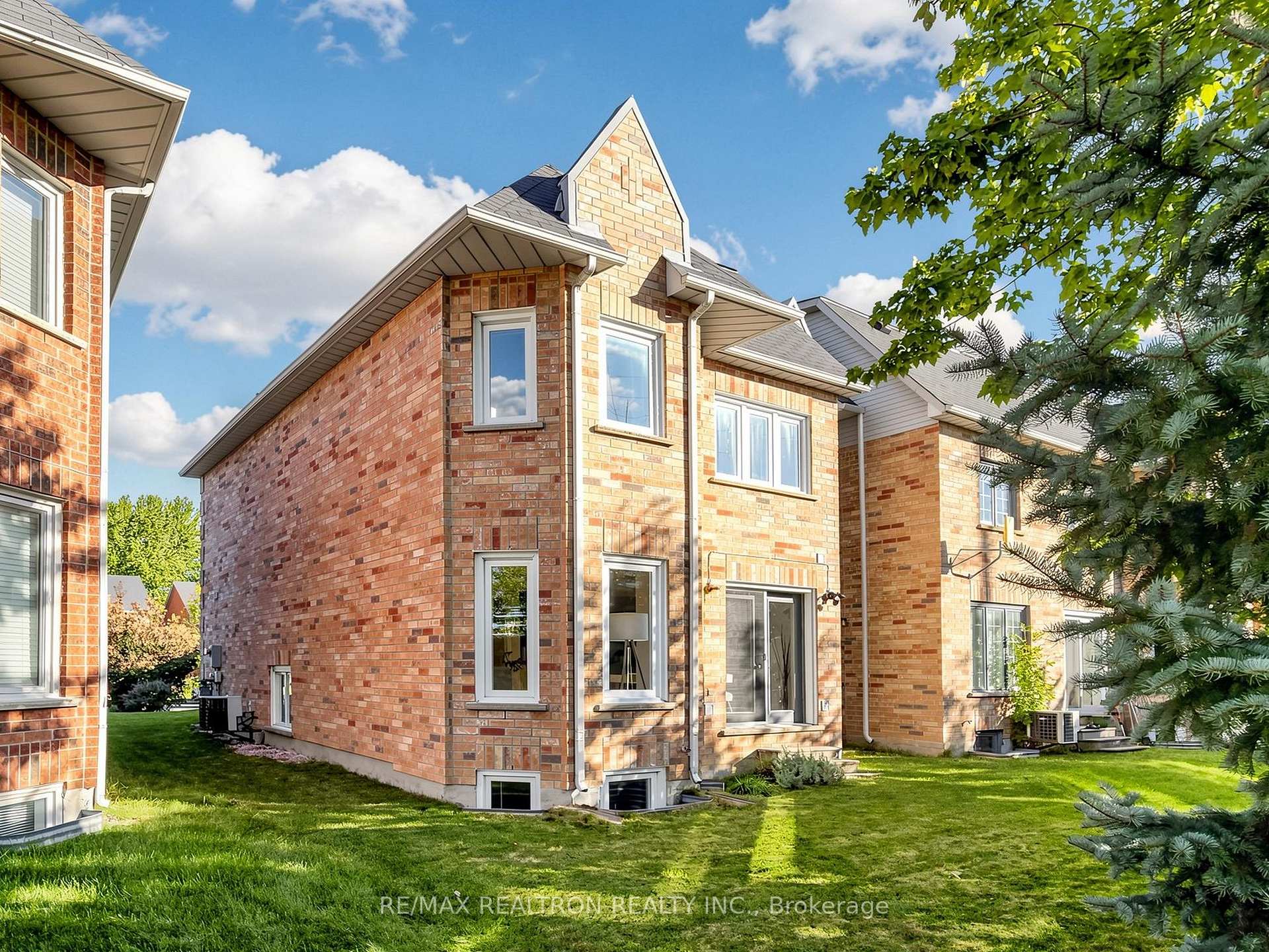 Photo 43 of 81 Lichfield Road, Markham, Unionville — HOMEH