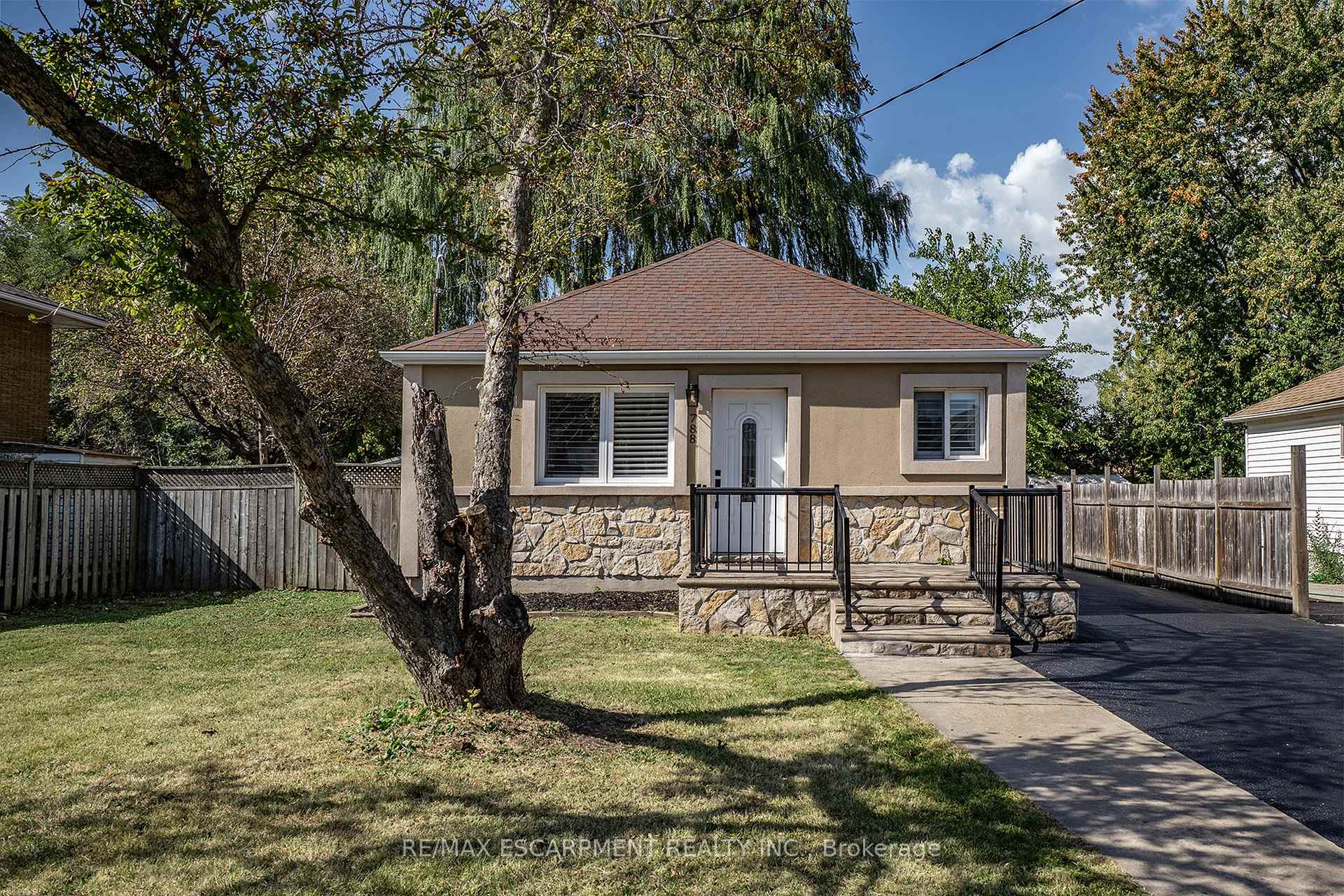 Photo of 788 Upper Gage Avenue