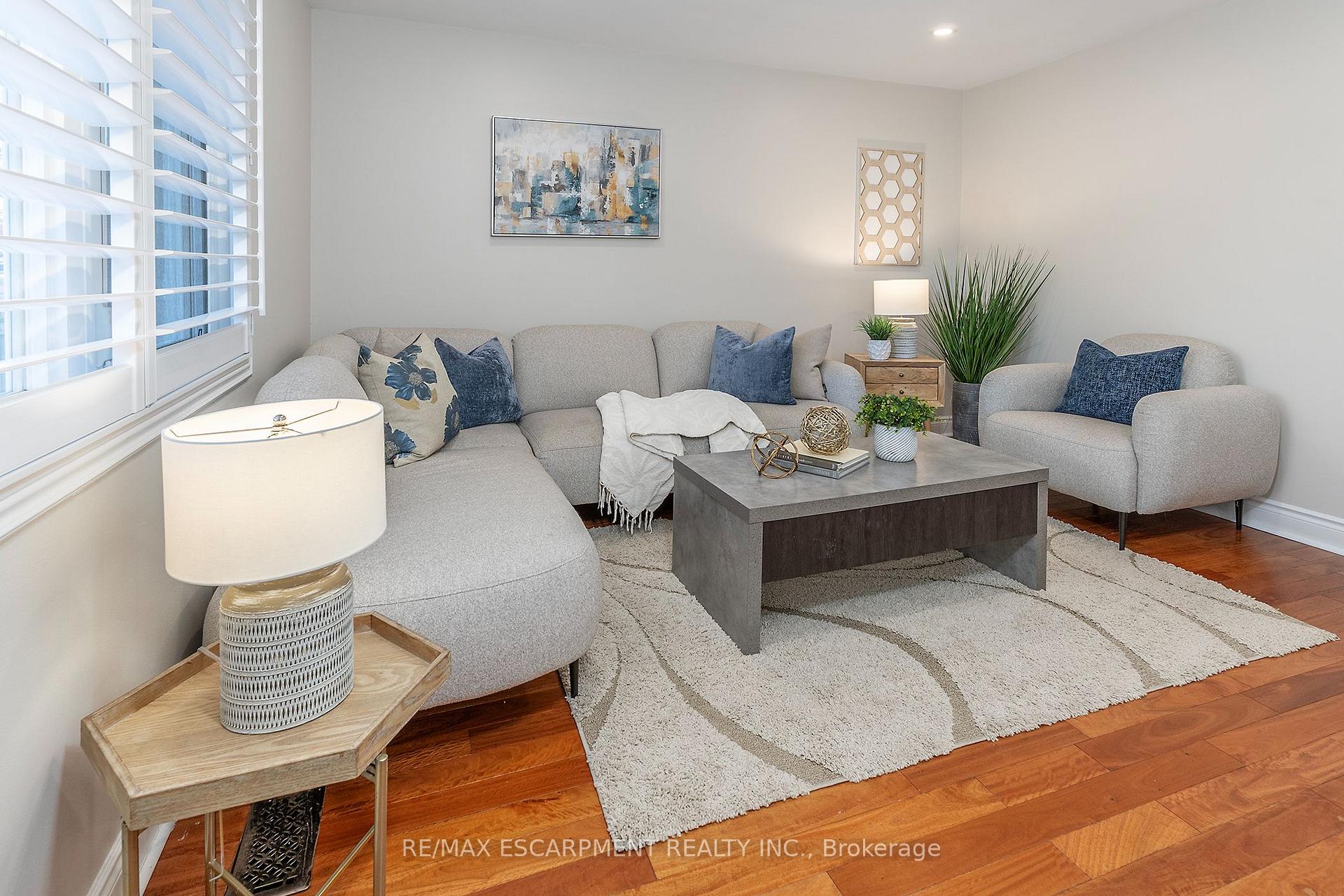 Photo 4 of 788 Upper Gage Avenue, Hamilton, Macassa — HOMEH