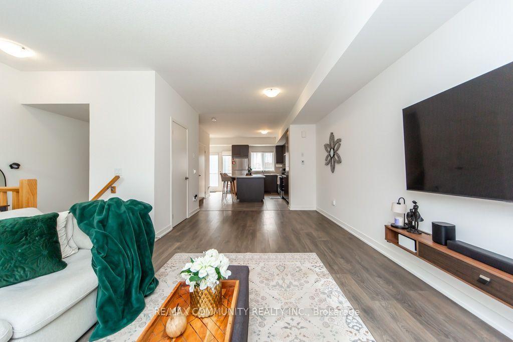 Photo 7 of Unit 103, 1525 Kingston Road, Pickering, Town Centre — HOMEH