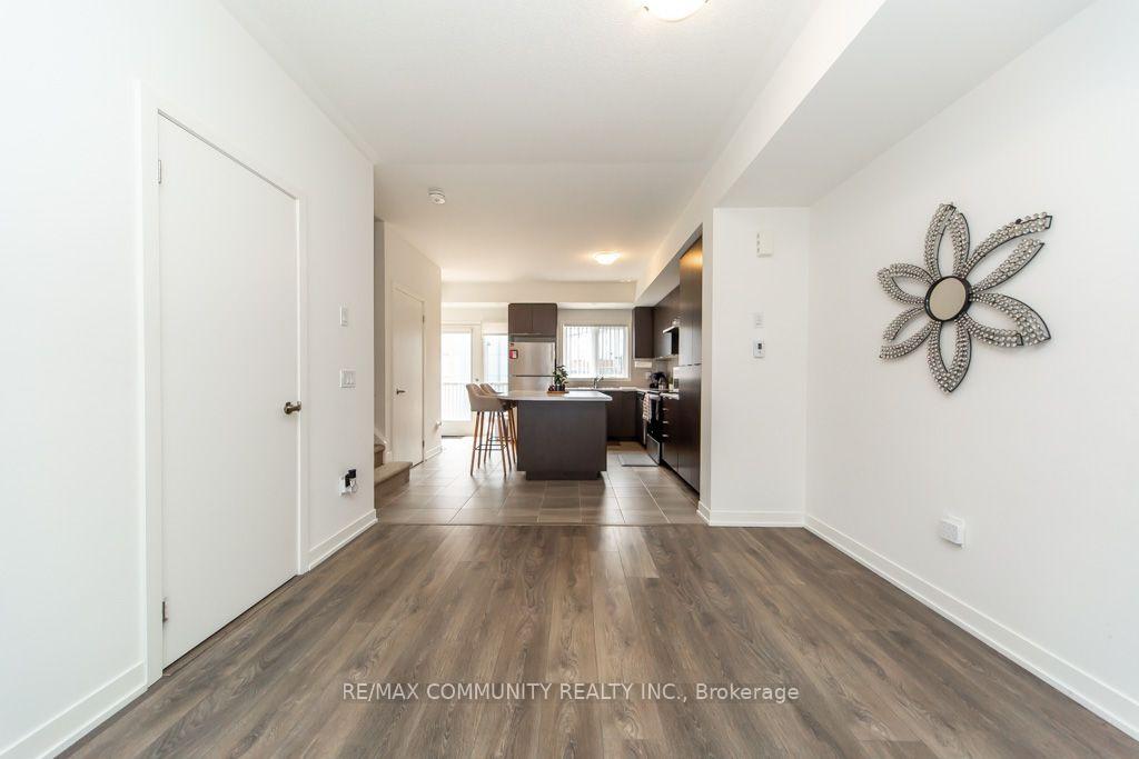 Photo 8 of Unit 103, 1525 Kingston Road, Pickering, Town Centre — HOMEH