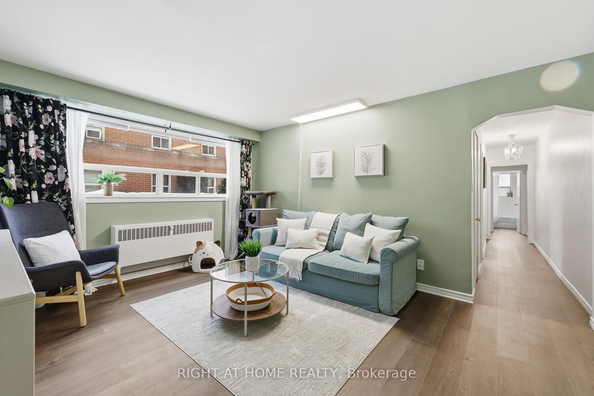 Photo 2 of Unit 11, 223 MacNab Street S, Hamilton, Durand — HOMEH
