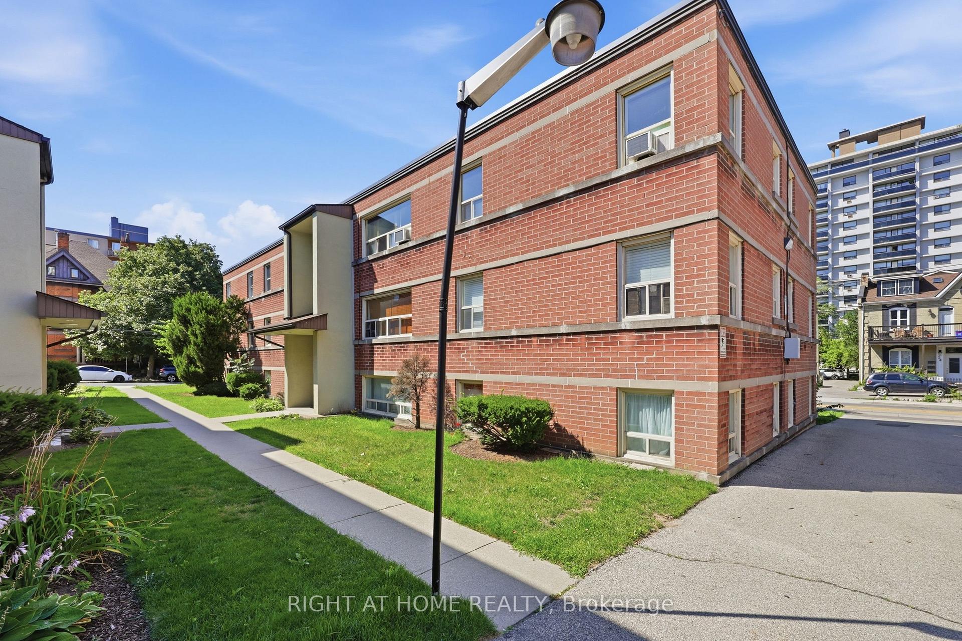 Photo 8 of Unit 11, 223 MacNab Street S, Hamilton, Durand — HOMEH