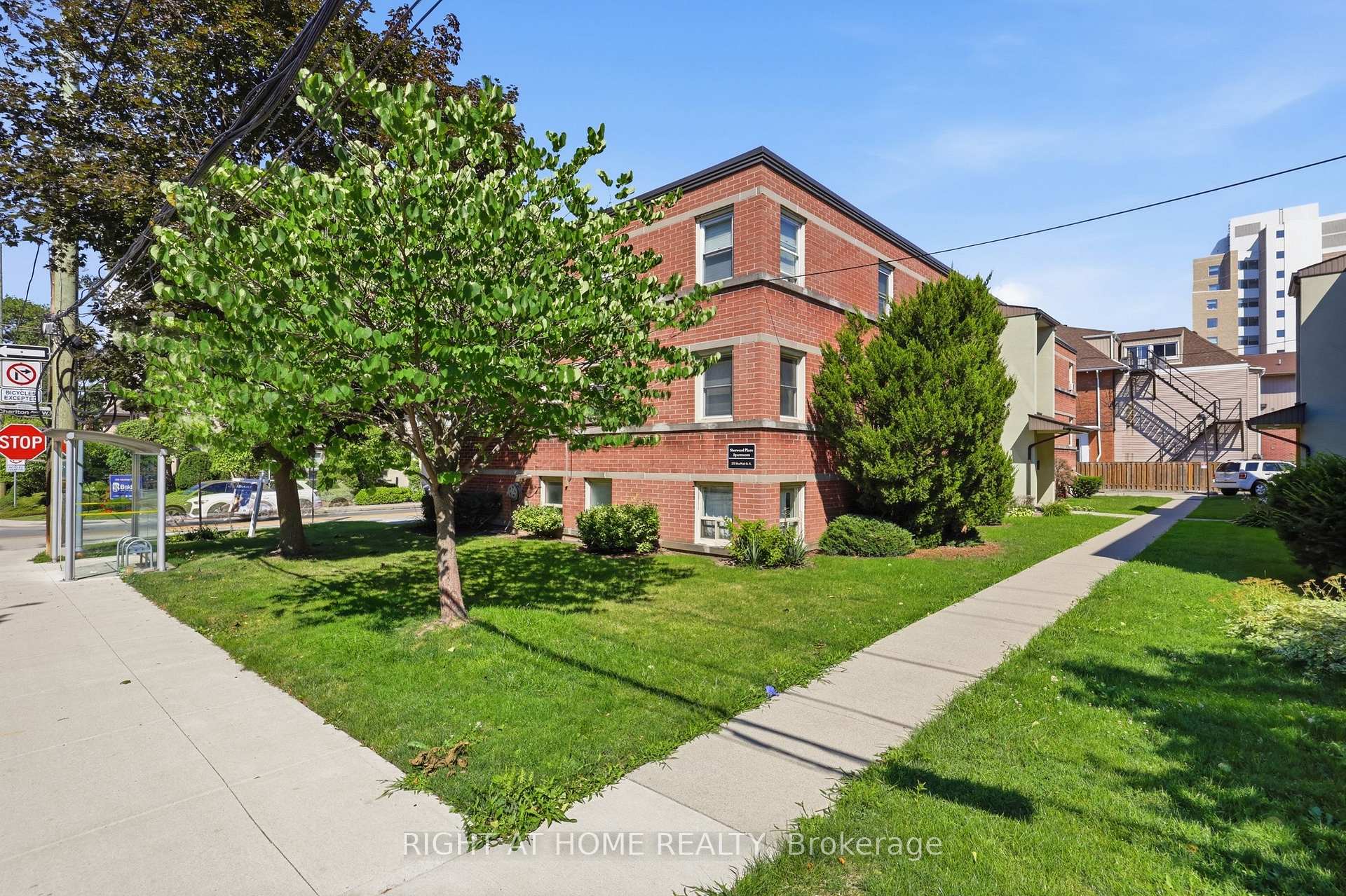 Photo 11 of Unit 11, 223 MacNab Street S, Hamilton, Durand — HOMEH