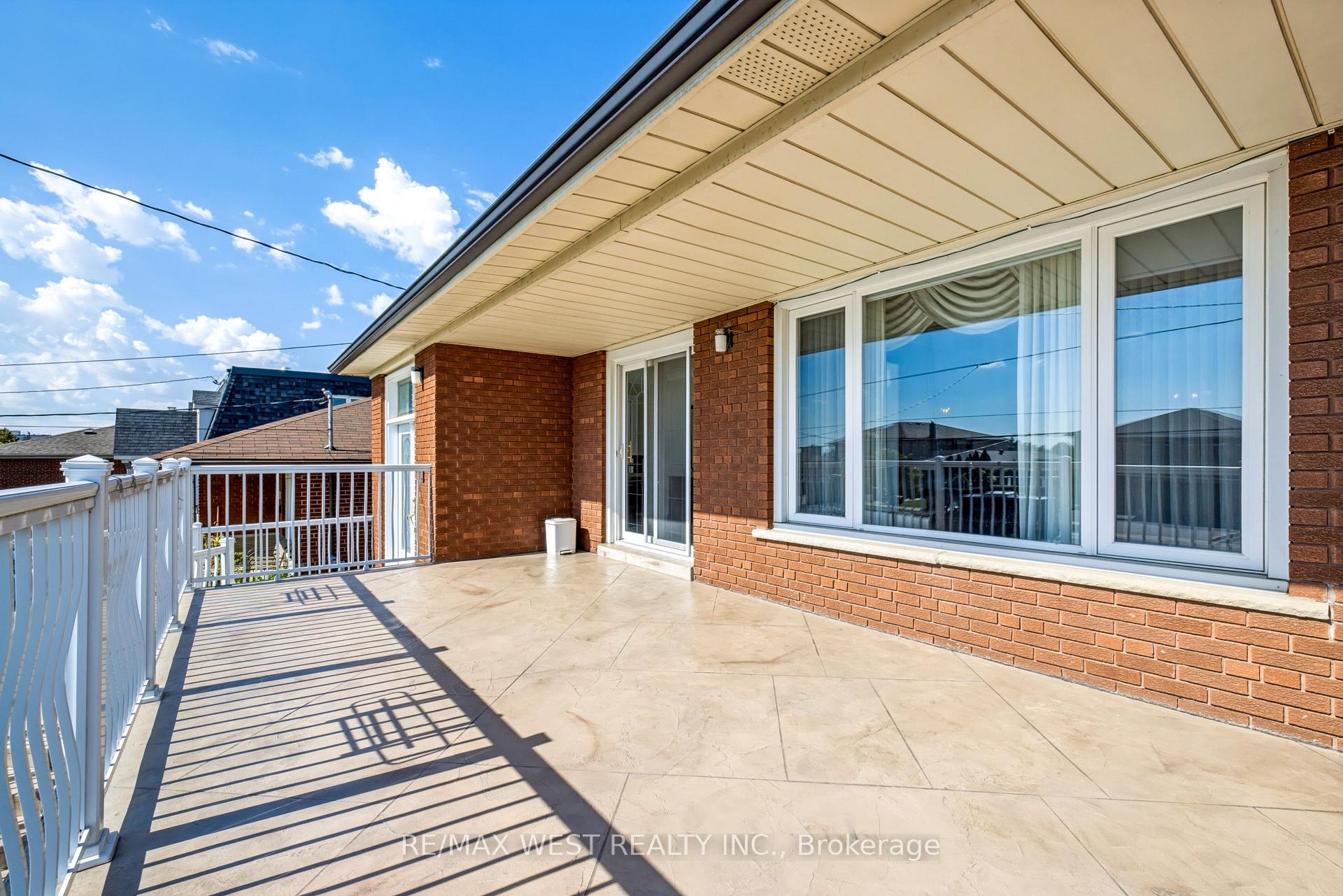 Photo 27 of 254 Maple Leaf Drive, North York, Rustic — HOMEH