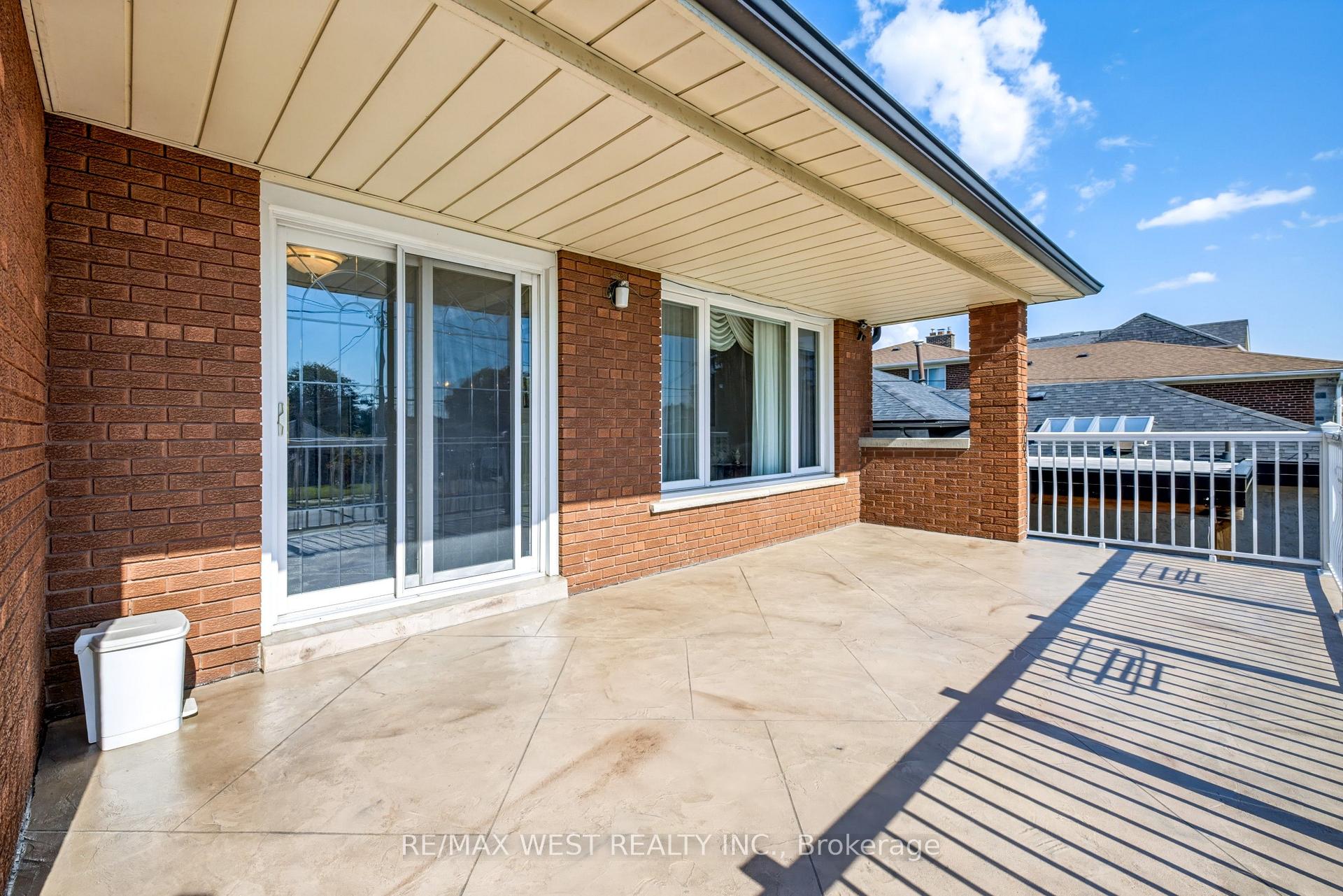 Photo 28 of 254 Maple Leaf Drive, North York, Rustic — HOMEH
