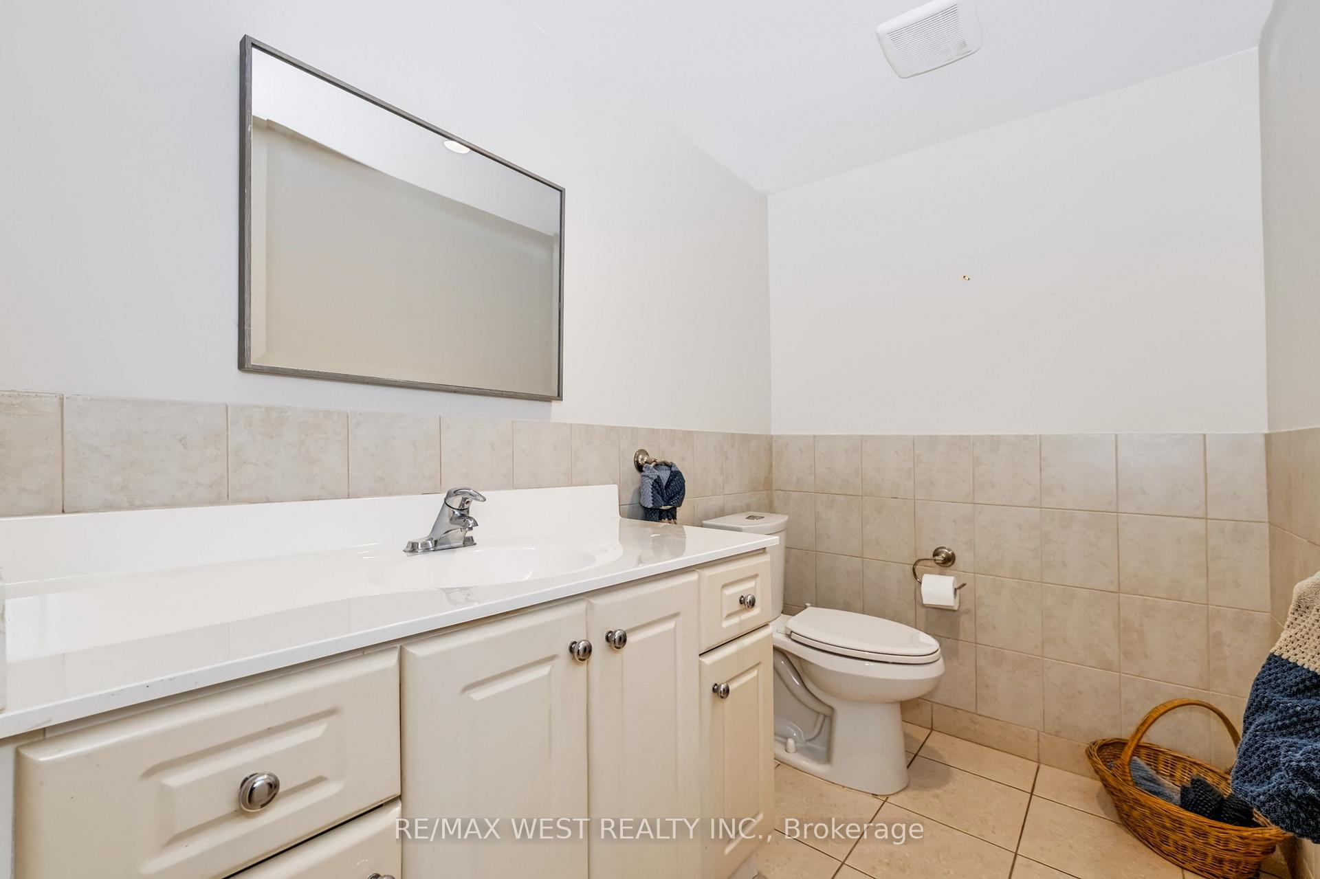 Photo 35 of 254 Maple Leaf Drive, North York, Rustic — HOMEH