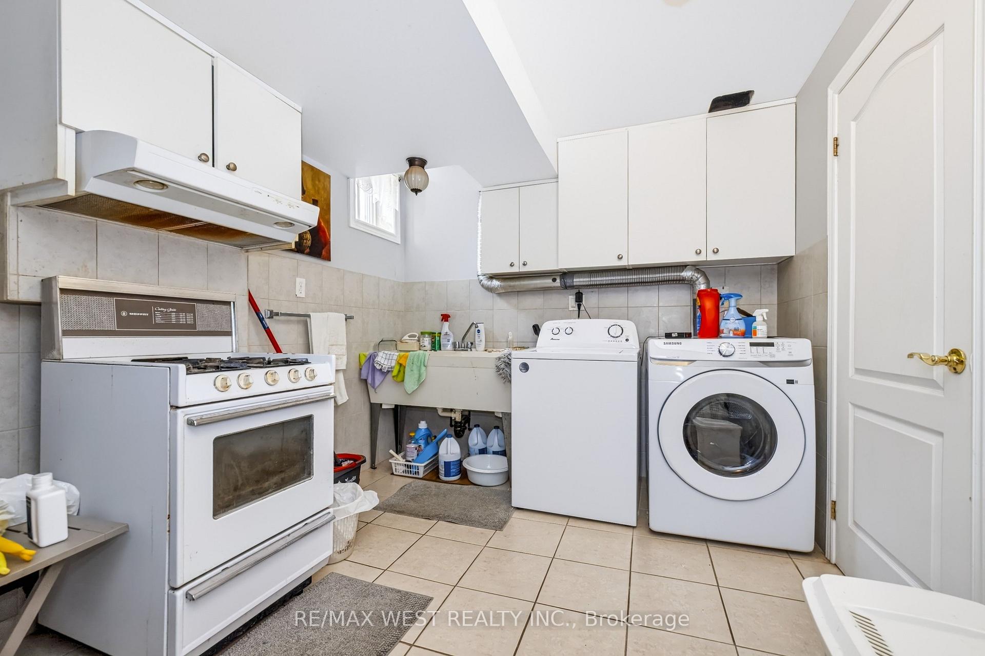 Photo 38 of 254 Maple Leaf Drive, North York, Rustic — HOMEH