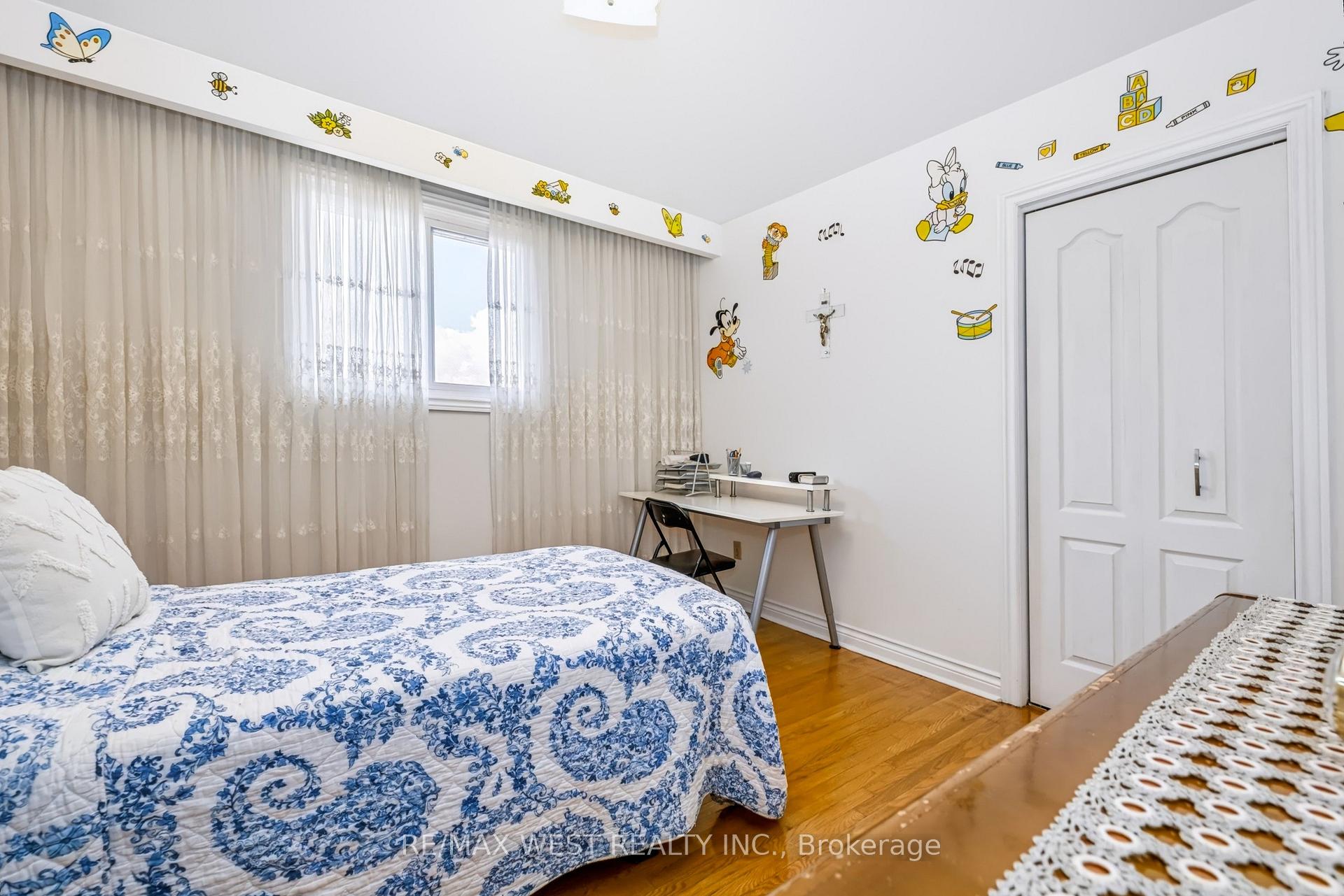 Photo 40 of 254 Maple Leaf Drive, North York, Rustic — HOMEH