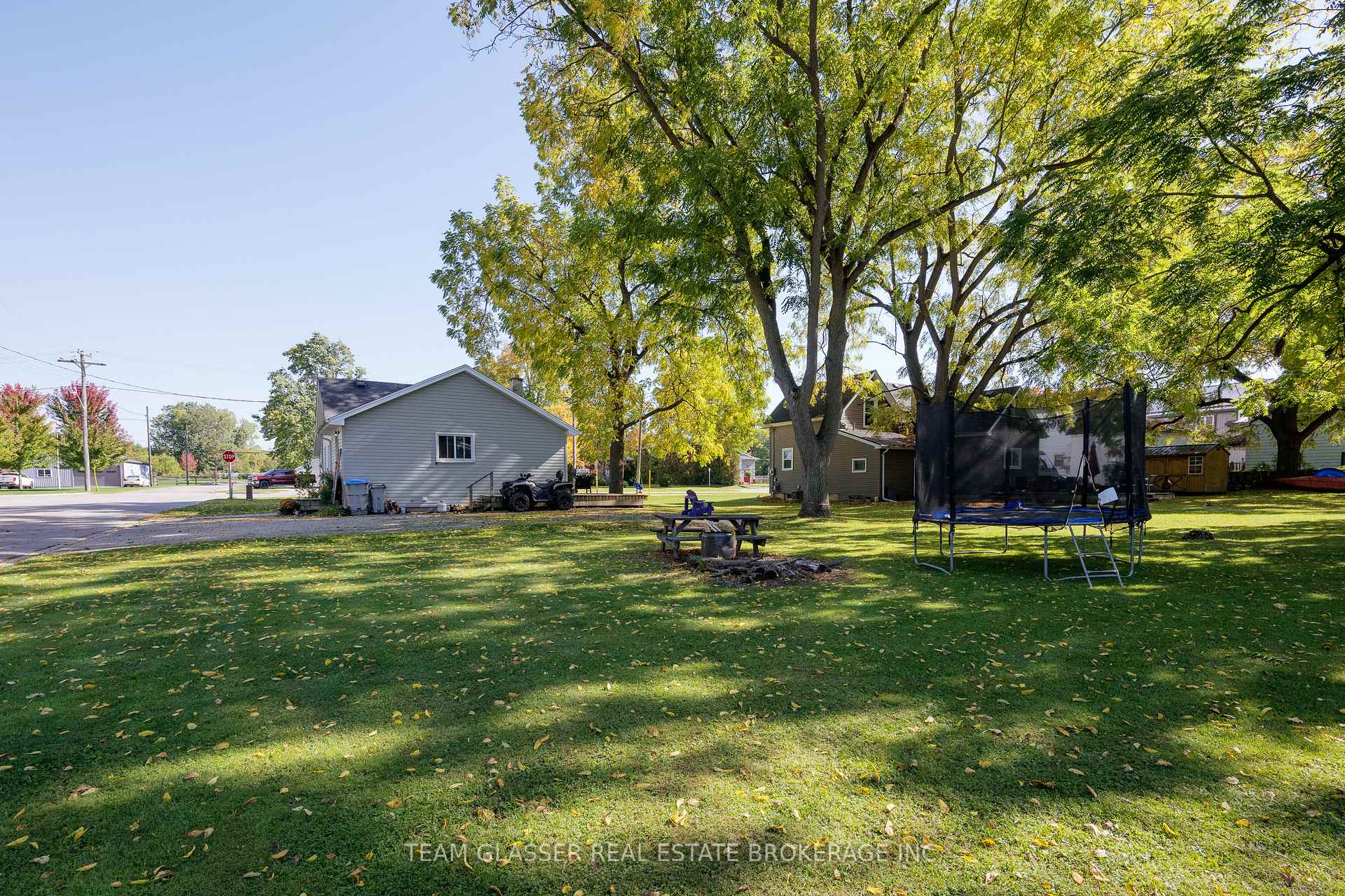 Photo 5 of 301 Main Street, North Middlesex, Parkhill — HOMEH