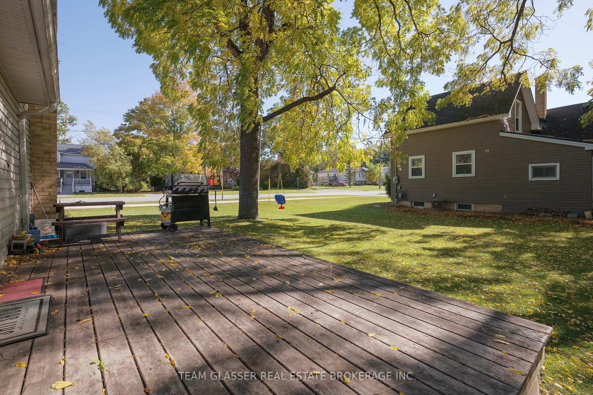 Photo 7 of 301 Main Street, North Middlesex, Parkhill — HOMEH