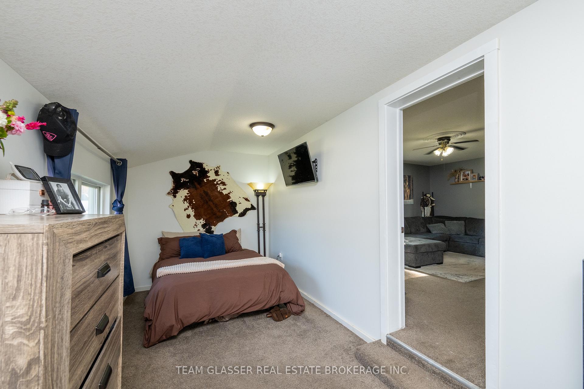 Photo 24 of 301 Main Street, North Middlesex, Parkhill — HOMEH