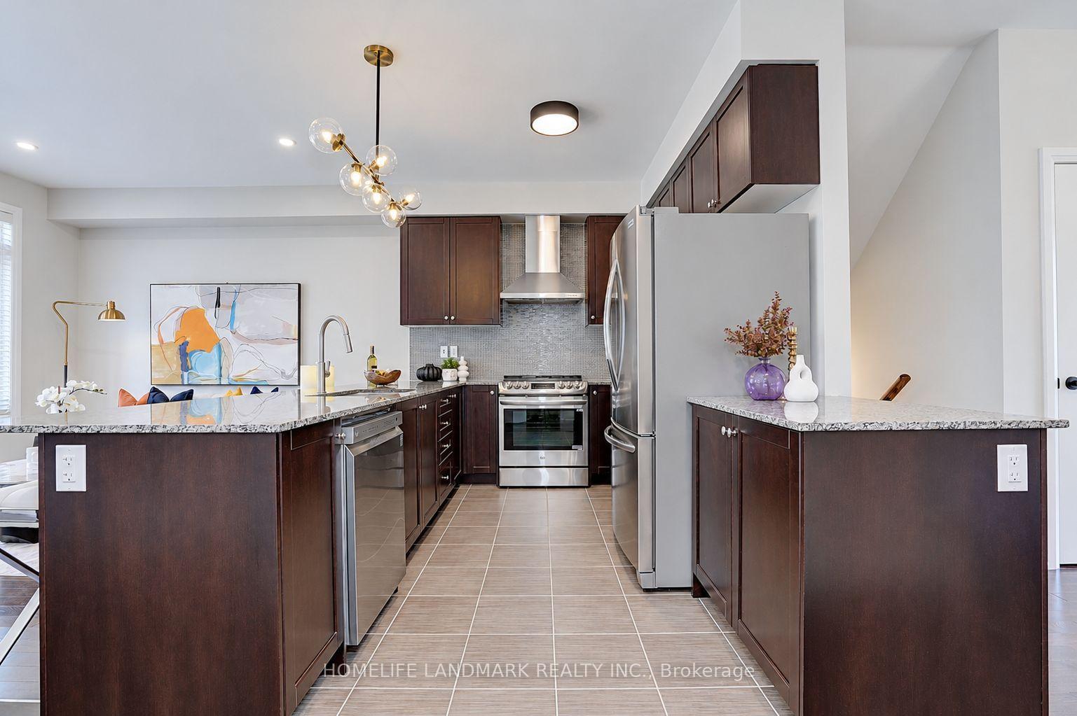 Photo 13 of 70 William Saville Street, Markham, Unionville — HOMEH