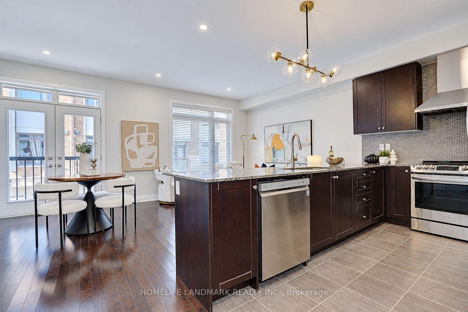 Photo 14 of 70 William Saville Street, Markham, Unionville — HOMEH