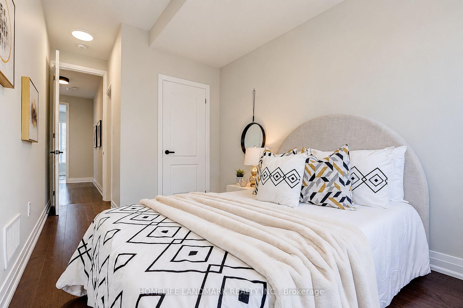 Photo 37 of 70 William Saville Street, Markham, Unionville — HOMEH