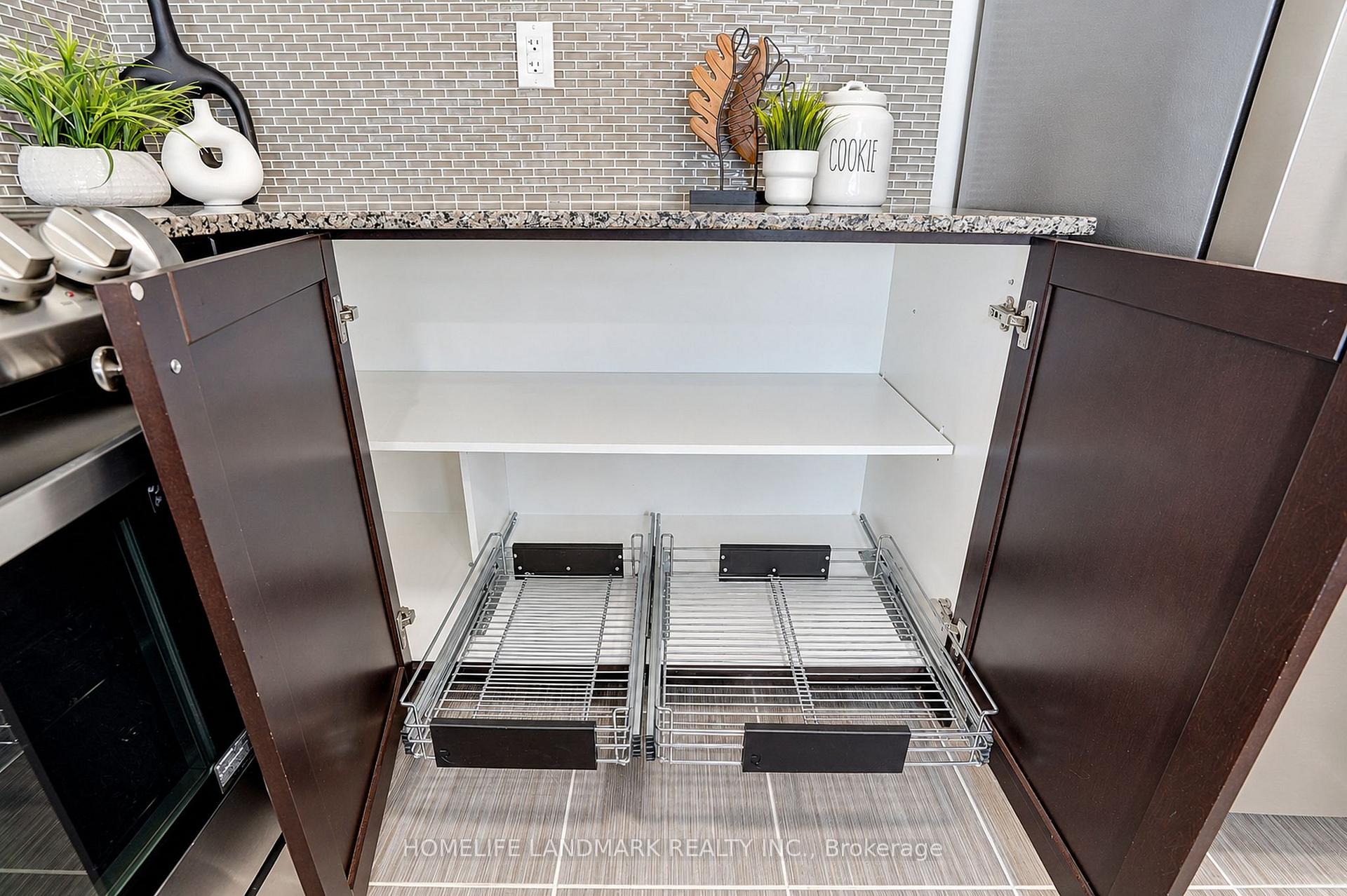 Photo 17 of 70 William Saville Street, Markham, Unionville — HOMEH