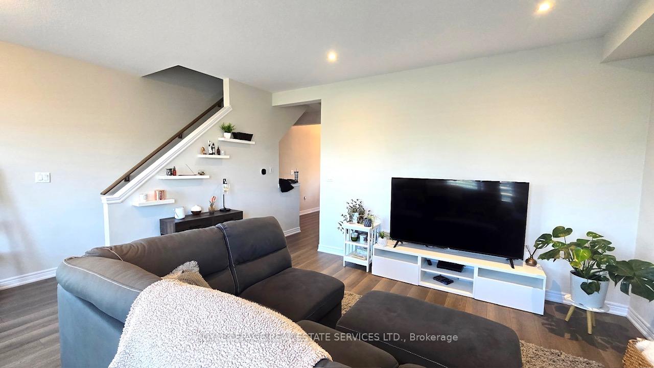 Photo 5 of Unit 17, 288 Glover Road, Hamilton, Stoney Creek — HOMEH