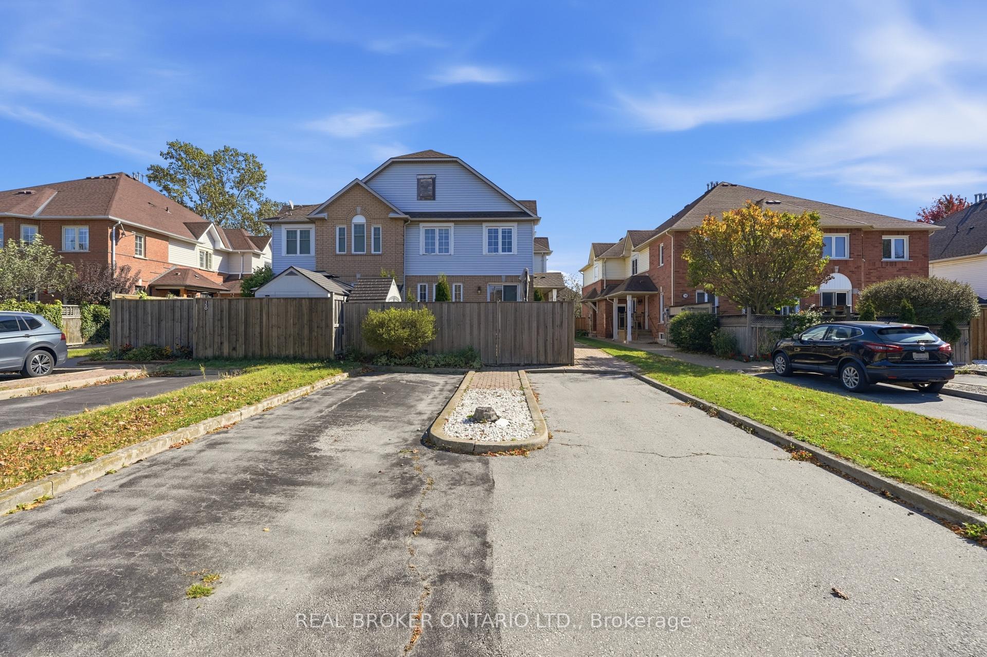 Photo 2 of 148 Rockhaven Lane, Hamilton, Waterdown — HOMEH