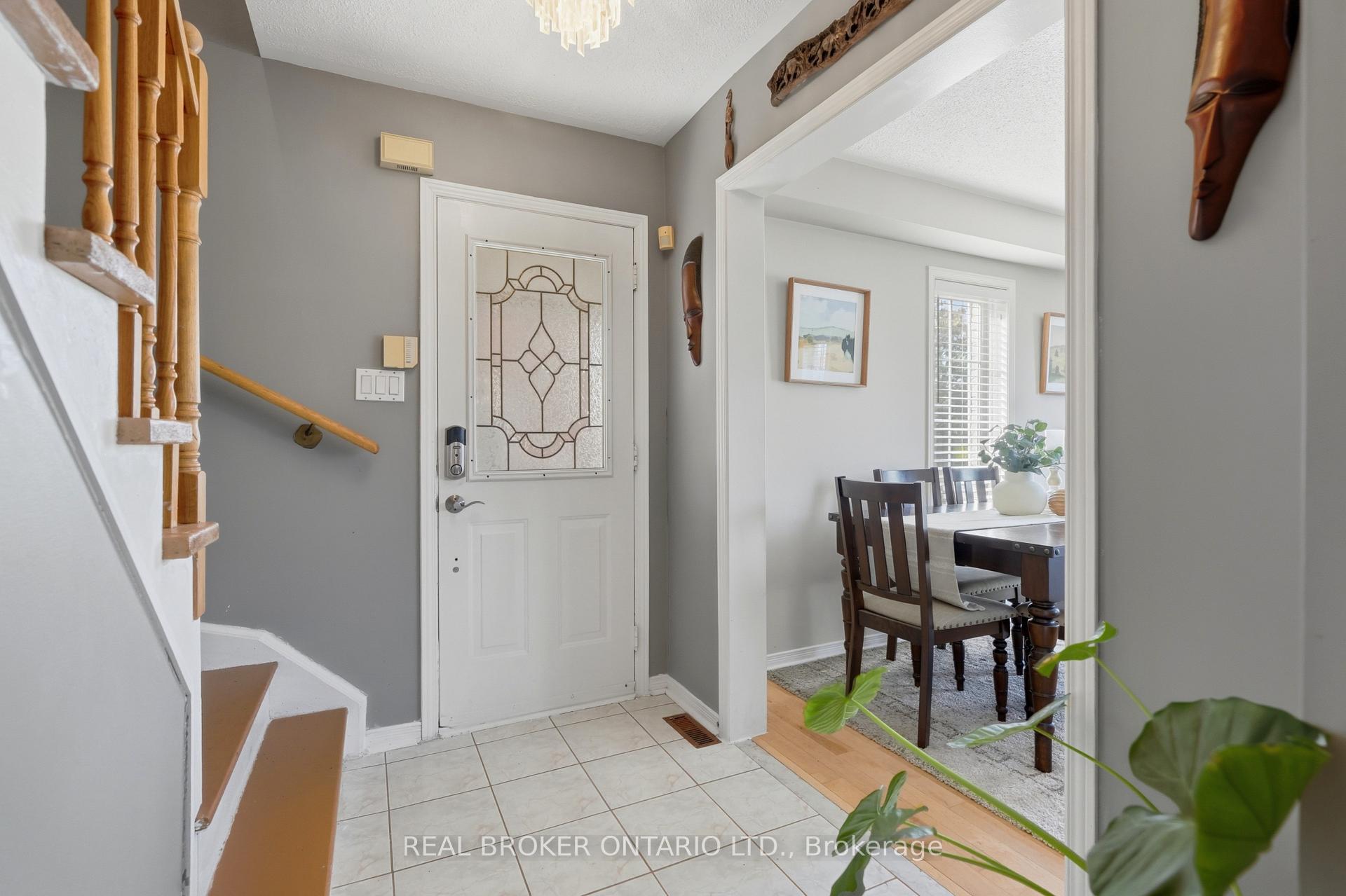 Photo 6 of 148 Rockhaven Lane, Hamilton, Waterdown — HOMEH
