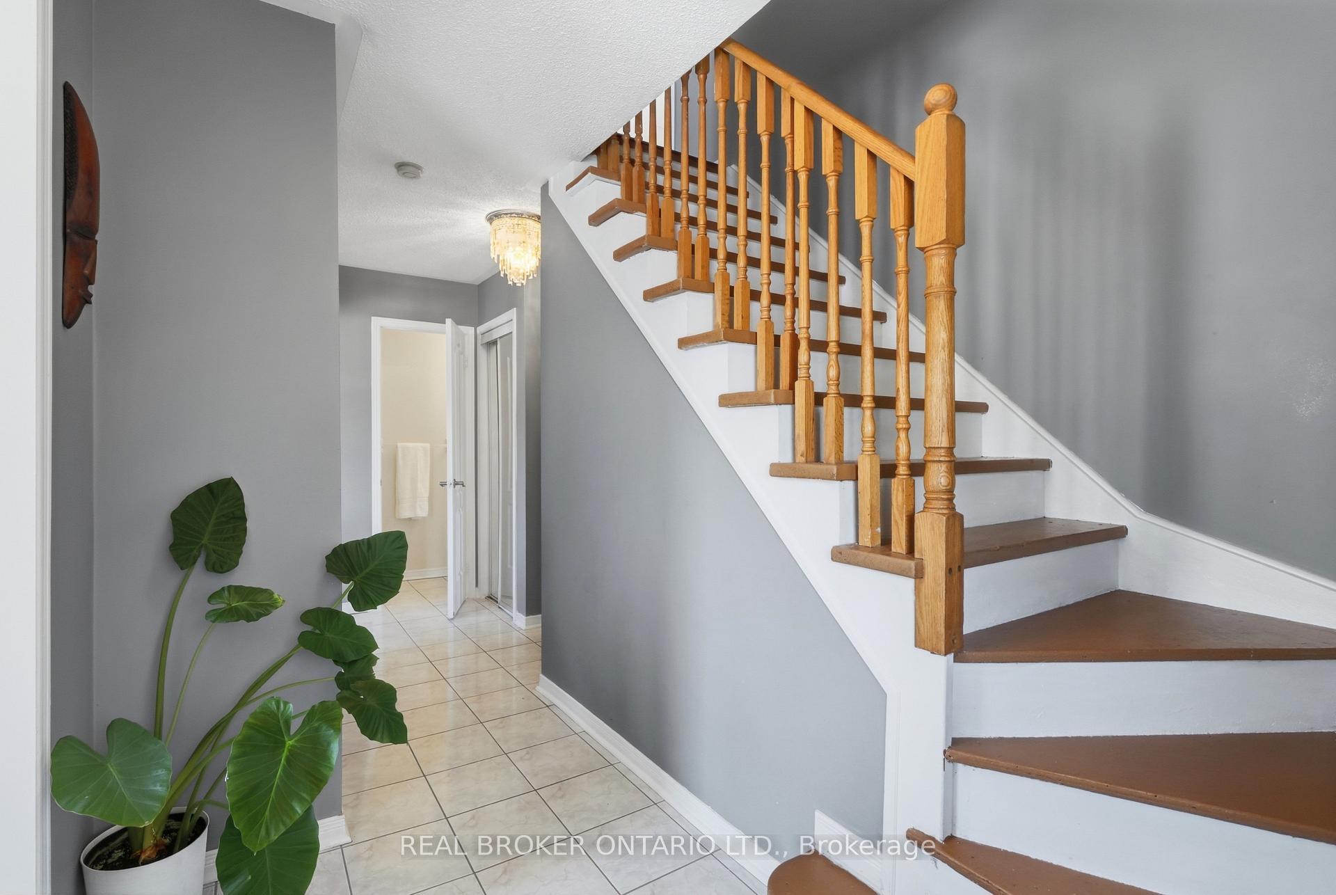 Photo 7 of 148 Rockhaven Lane, Hamilton, Waterdown — HOMEH